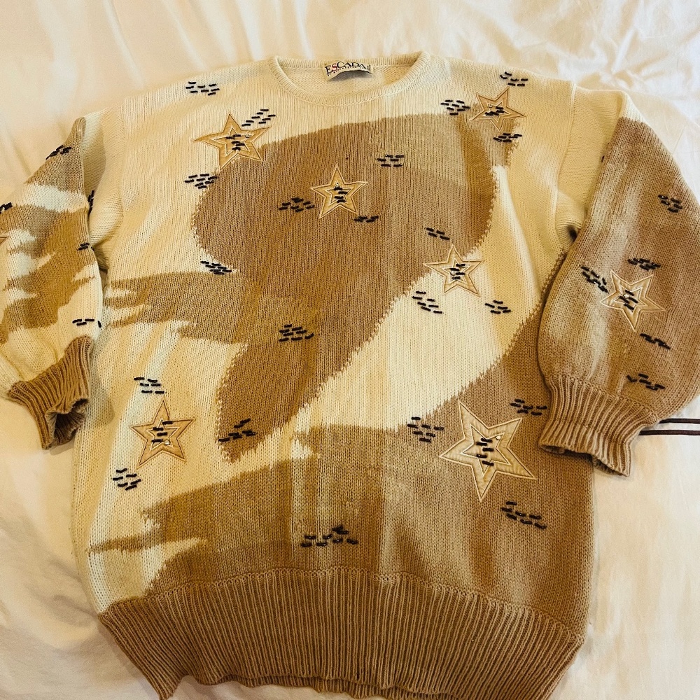 Heavyweight gorgeous Escada sweater star motif size 40
